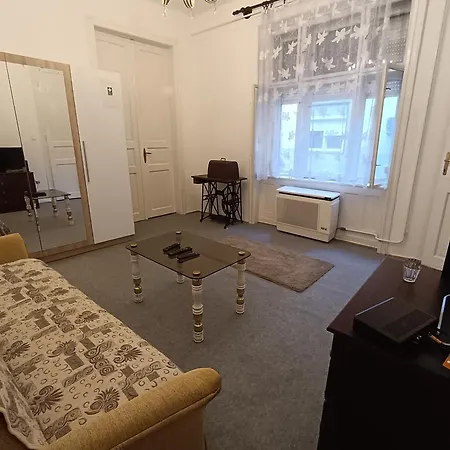 Room Apartment Apartment
